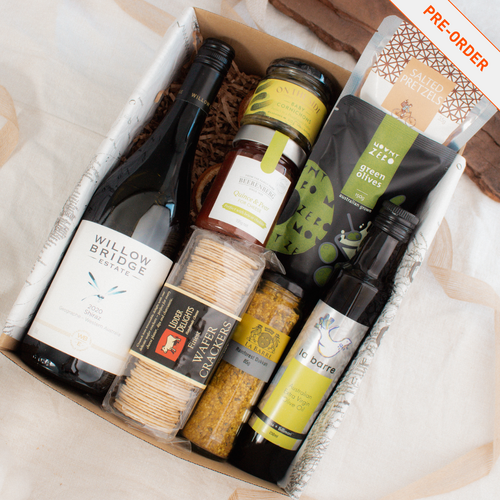 Happy Holidays with Wine Gift Hamper